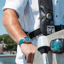 Load image into Gallery viewer, Oris - Aquis 43.5 mm New York Harbor Limited Edition II - 01 733 7789 4187-Set