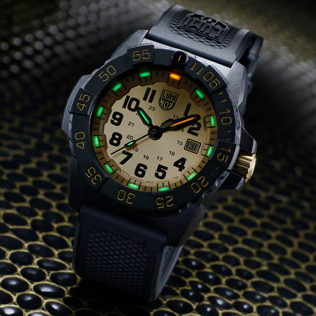 Luminox - Limited Edition Navy SEAL Gold 3505 Set 45 mm - XS.3505.GP.SET