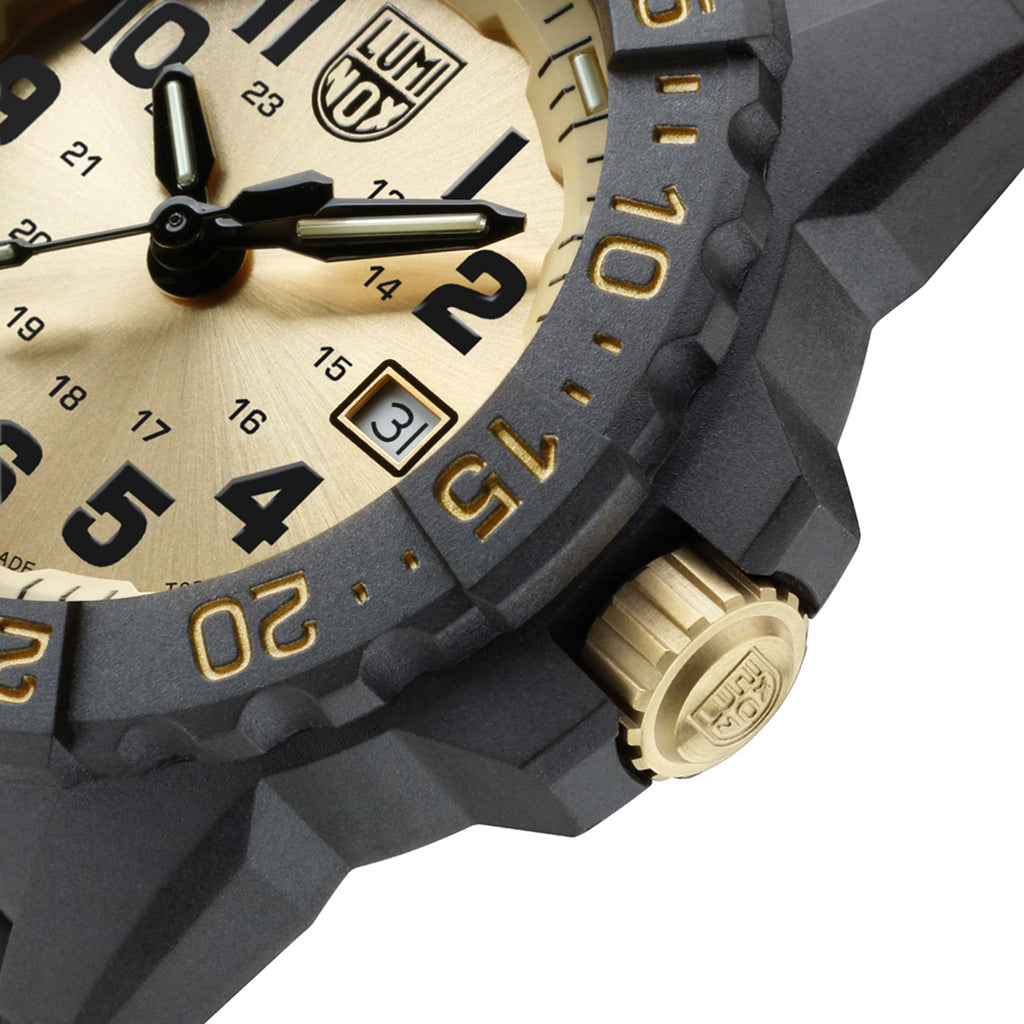 Luminox - Limited Edition Navy SEAL Gold 3505 Set 45 mm - XS.3505.GP.SET