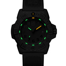 Load image into Gallery viewer, Luminox - Navy SEAL Dive Carbon Case &amp; Bezel 45 mm - XS.3501.BO.F